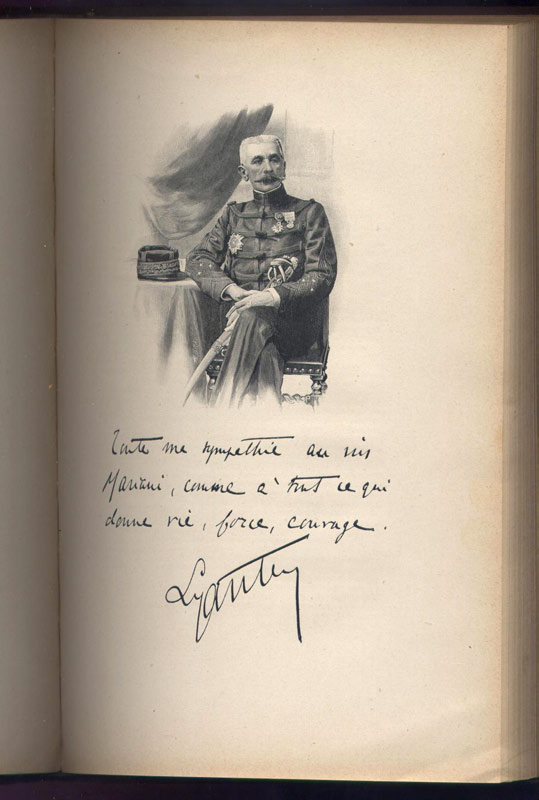 Hubert Lyautey,militaire français,maréchal de France Album Mariani tome 13, reliure Editeur, 1913, Paris, en vente sur www.wanted-rare-books.com/angelo-mariani-vin-a-la-coca-du-perou.htm