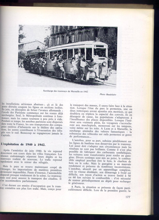 Surcharge des tramways de Marseille, photo double page en noir et blanc tirée du livre de Jean Robert, Histoire des transports dans les villes de France